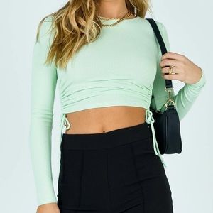 Long sleeve crop top